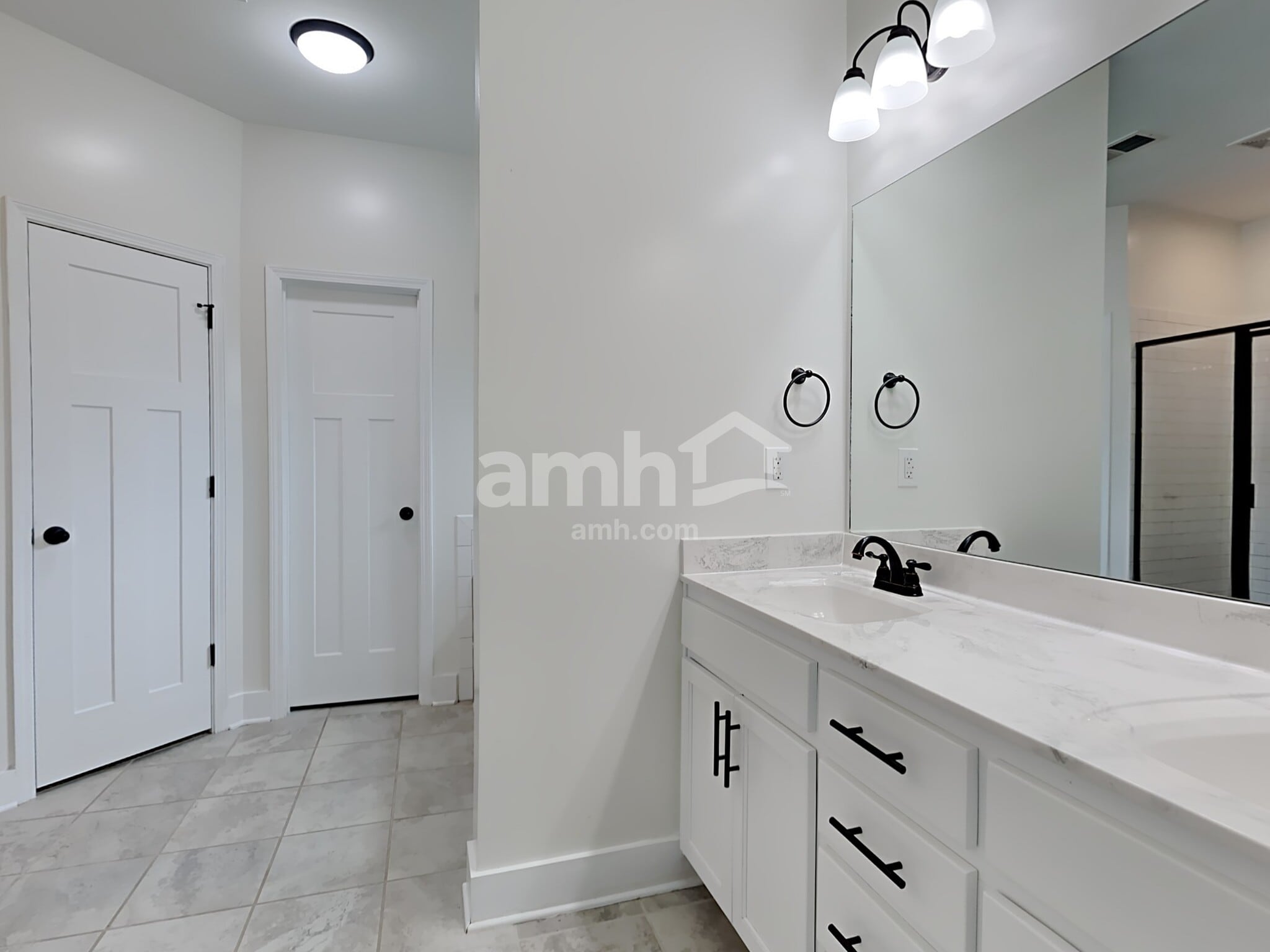 Building Photo - 160 Shady Ln Cove