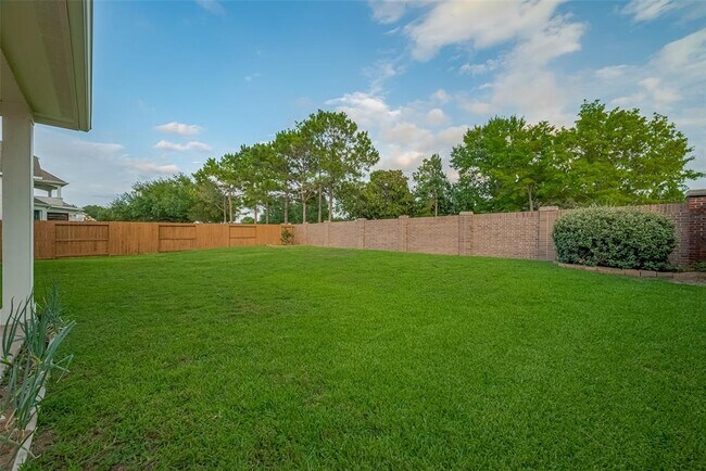 Building Photo - 8307 Red Rooster Ln