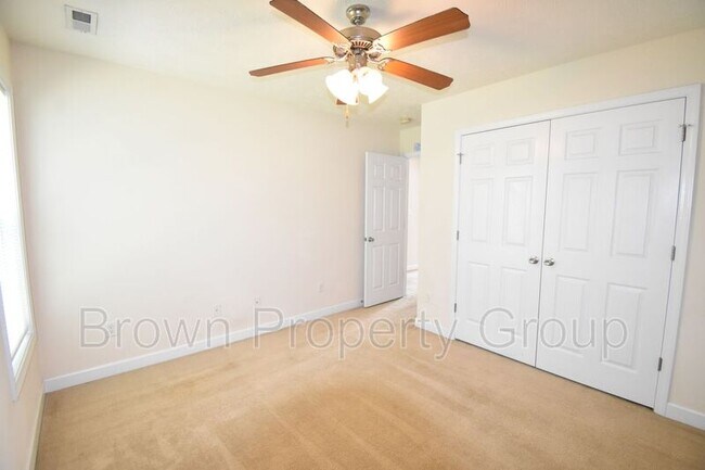 Building Photo - 165 Pender Rd
