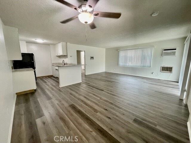 Building Photo - 685 E Vista Chino