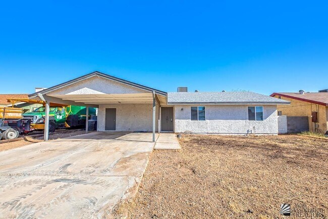 Primary Photo - 2829 S 17th Ave