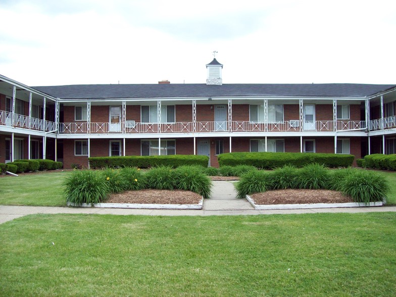 Building Photo - Village Square Apartments