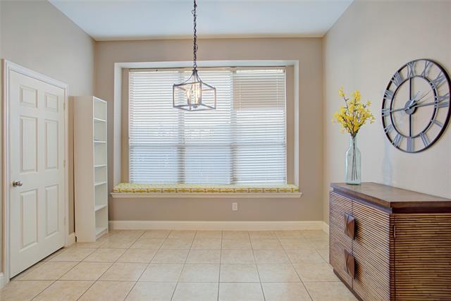 Building Photo - 8016 Ambiance Way