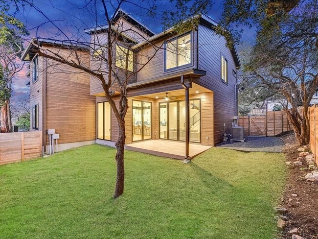 Building Photo - 2401 Trailside Dr