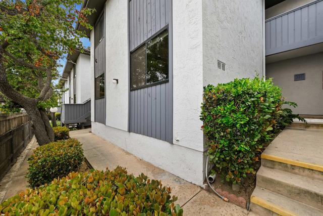 Building Photo - 3215 Midway Dr