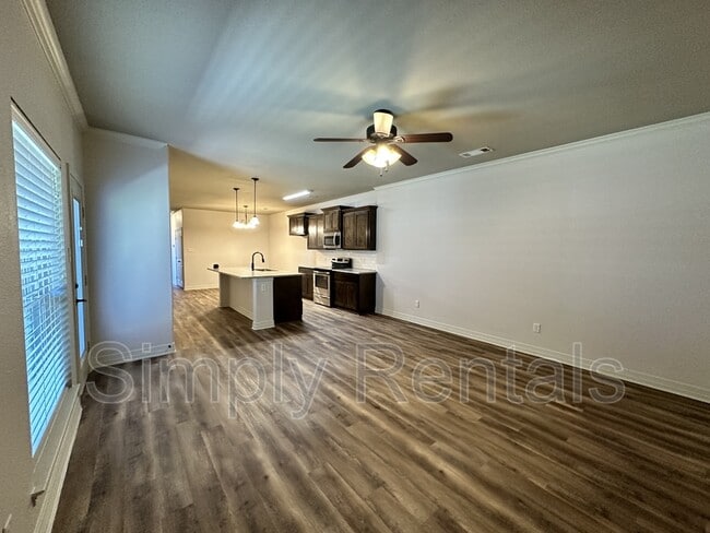 Building Photo - Baylor 501 - 1