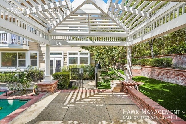 Building Photo - 22322 Cairnloch St