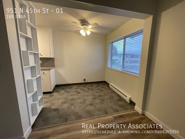 Building Photo - Pet friendly, Move in Special, Move in Ready!