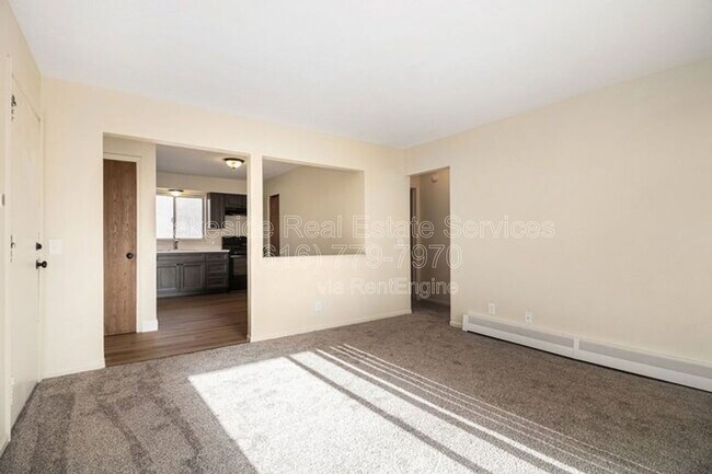 Building Photo - 1015 36th St SW