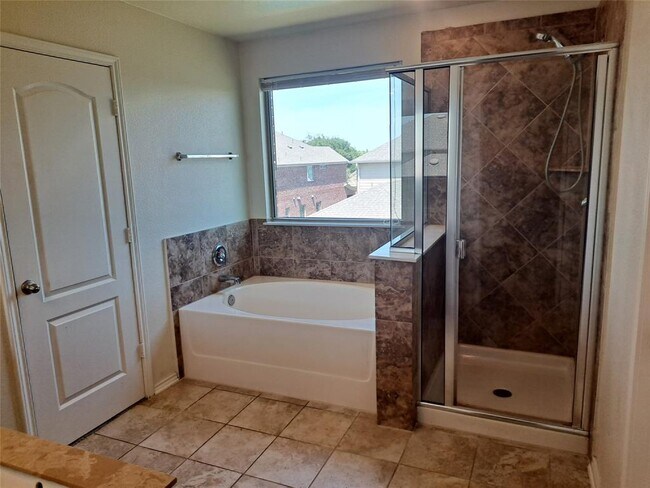 Building Photo - 670 Landon Samuel Lp