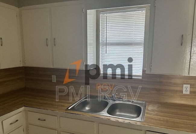 Building Photo - 1608 Norma Ln