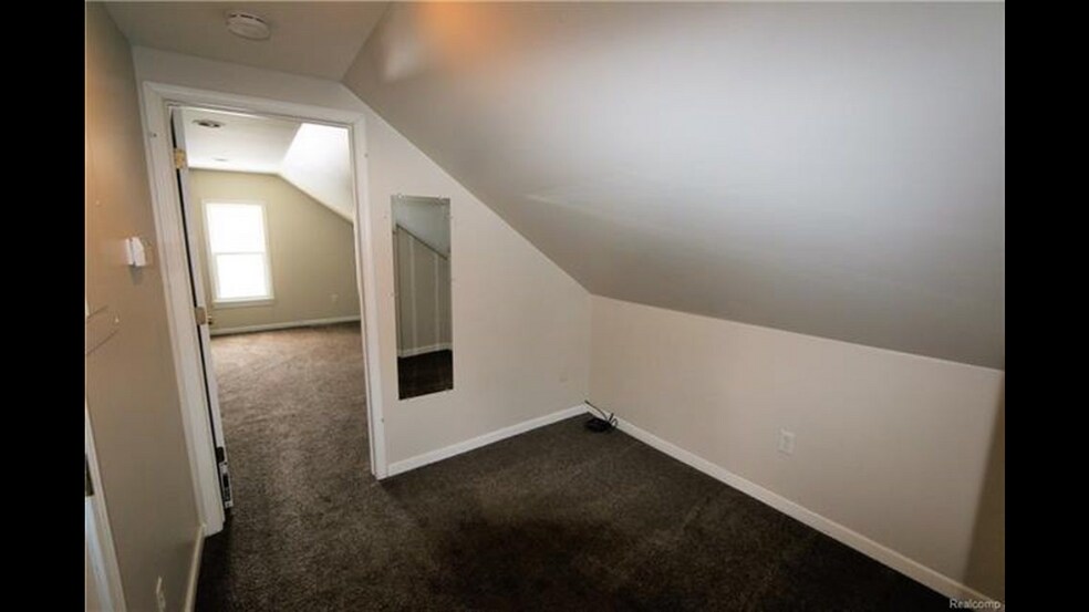 Building Photo - 604 W MT MORIS ST APT 3