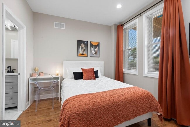 Building Photo - 2235 E Chase St