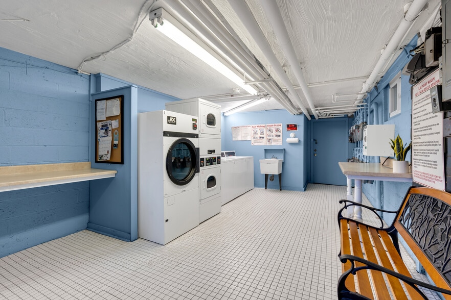 Building Photo - 283 Spring St