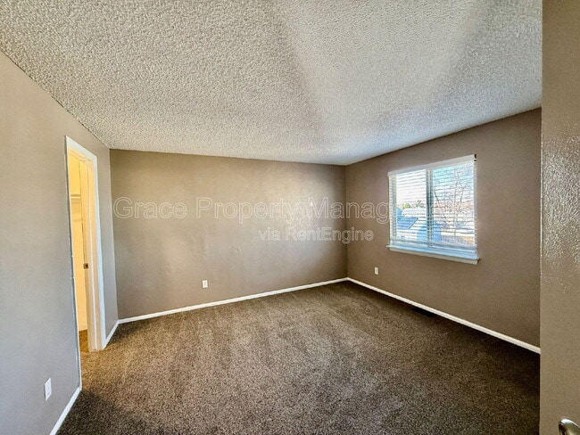 Building Photo - 4463 E 122nd Ct