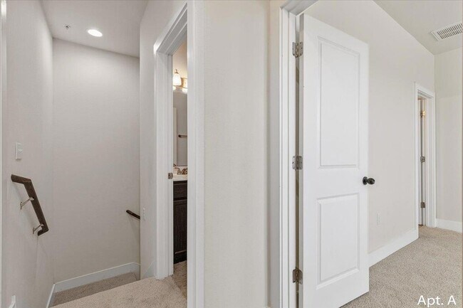 Building Photo - 2225 Katy Ln