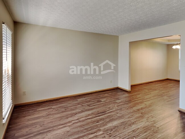 Building Photo - 7394 Winchester Cathedral Ct