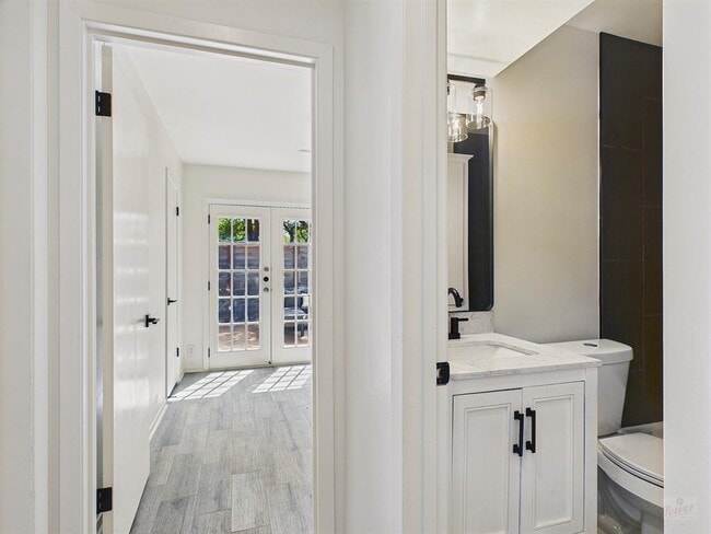 Building Photo - 6108 Shadow Valley Dr