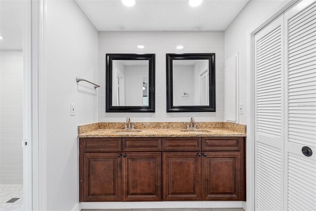 Building Photo - 3601 Fairway Forest Cir