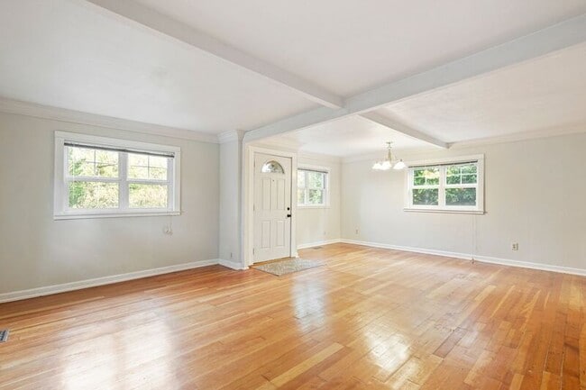 Building Photo - 3215 SE 53rd Ave