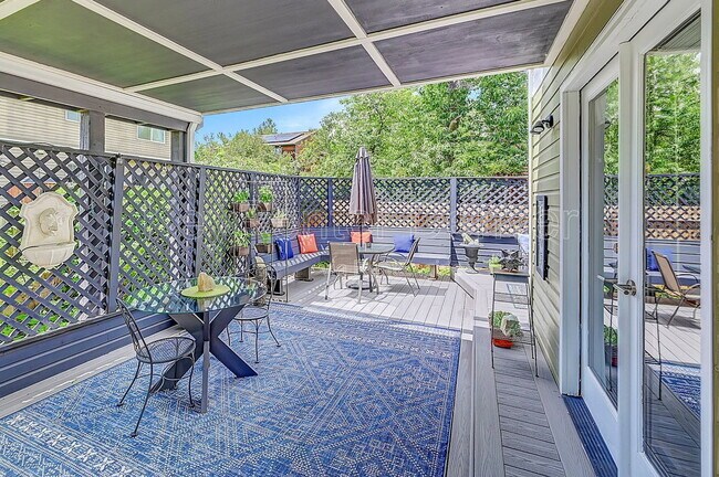 Building Photo - 3427 Iris Ct