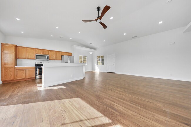 Building Photo - 81375 Paludosa Dr