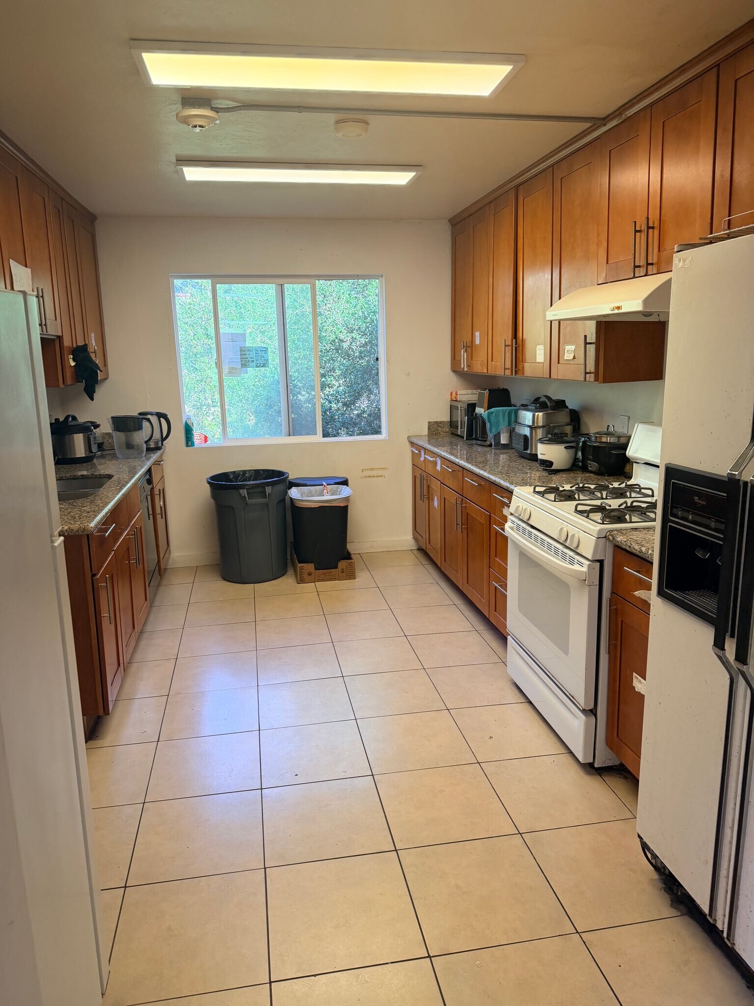 Building Photo - 1780 Le Roy Ave