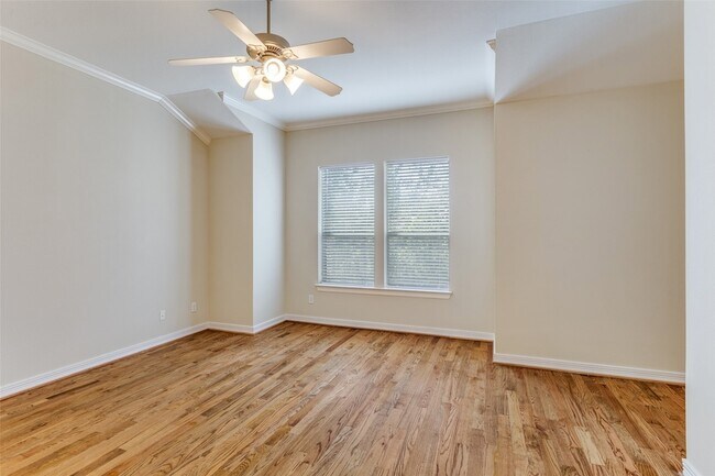 Building Photo - 3610 Gillespie St
