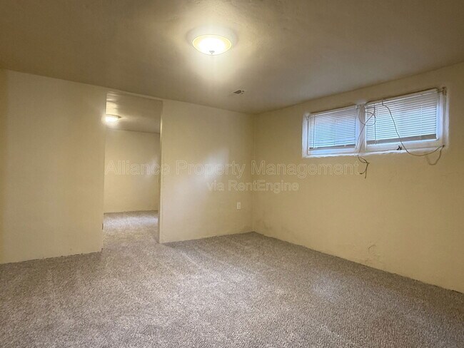 Building Photo - 322 Farragut Ave