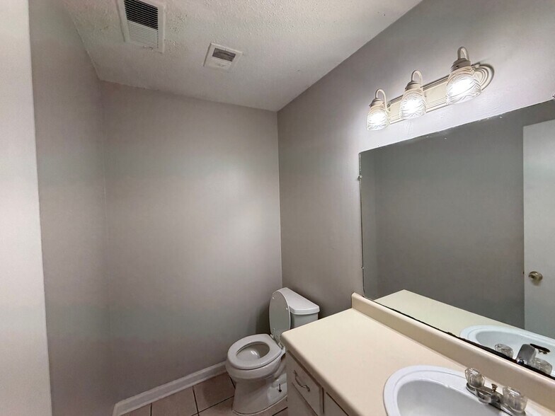Building Photo - 2780 Birchfield Cove