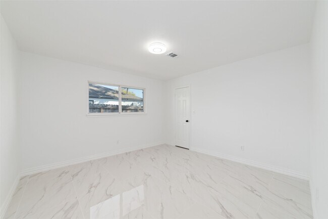 Building Photo - 2707 Ashford Trail Dr