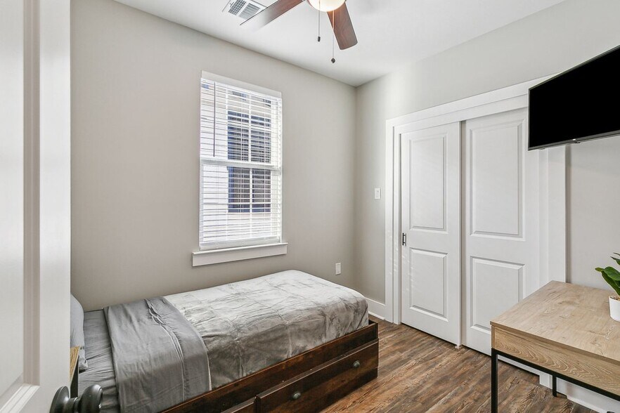 Building Photo - 4721 Erato St