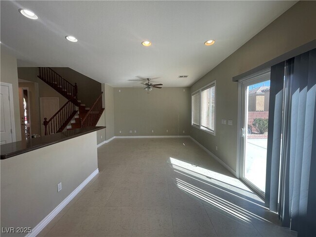 Building Photo - 9796 Bedstraw St
