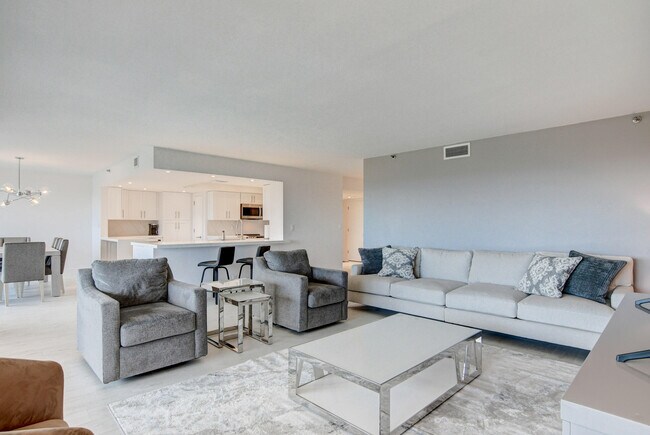 Building Photo - 4301 N Ocean Blvd