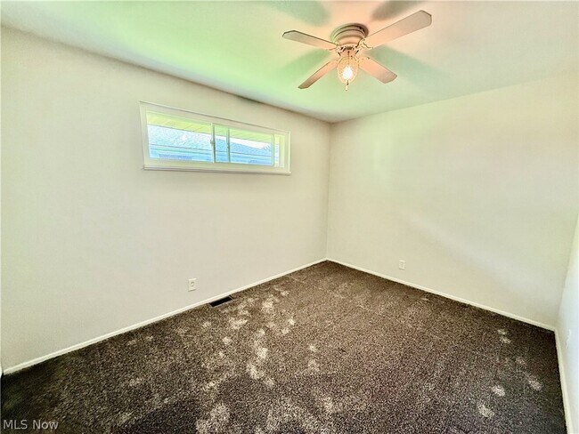 Building Photo - 9214 Blueberry Ln