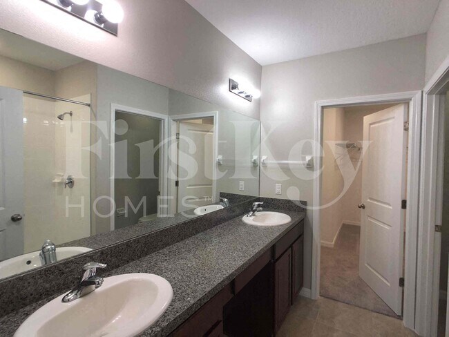 Building Photo - 10001 RoseMary Leaf Ln