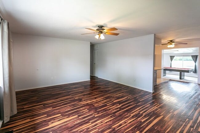 Building Photo - 4759 Arnold Ave