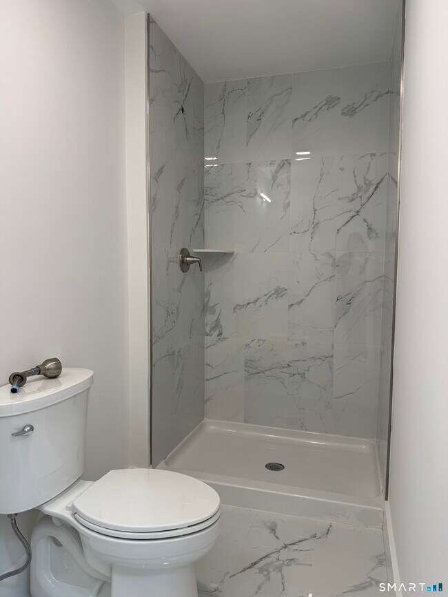 Building Photo - 177 Chestnut St