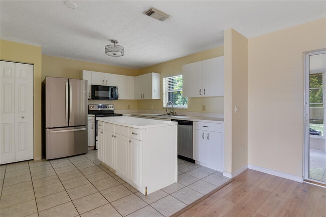 Building Photo - 5740 Travelers Way