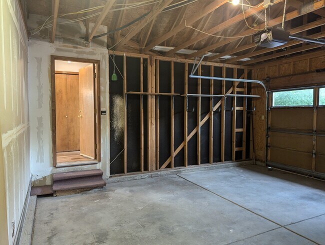 Building Photo - Fully Updated Littleton Home with Mountain...