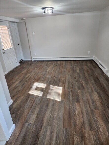 Building Photo - 82 Seaside Ave