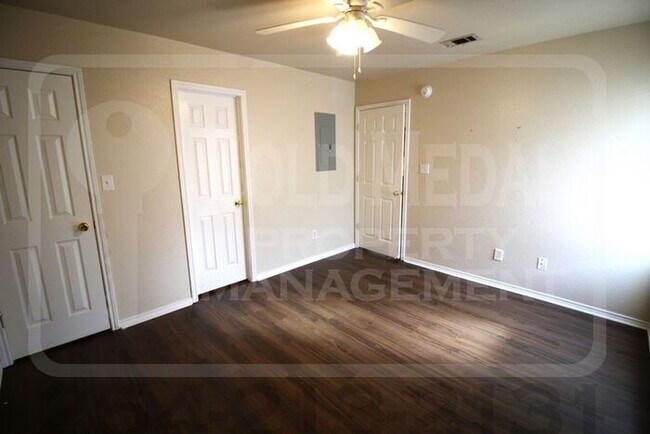 Building Photo - 3304 Barcelona Dr
