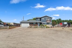 Building Photo - 15916 Hill Top Cir