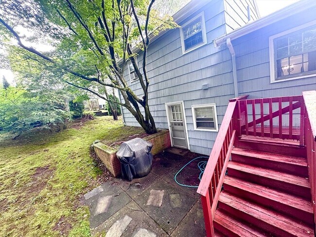 Building Photo - 11 Tirrell Crescent