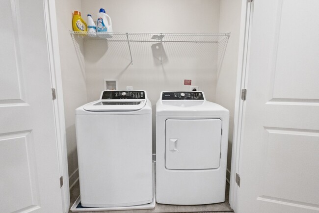 Building Photo - Spacious 3BR Townhome in Bryans Road
