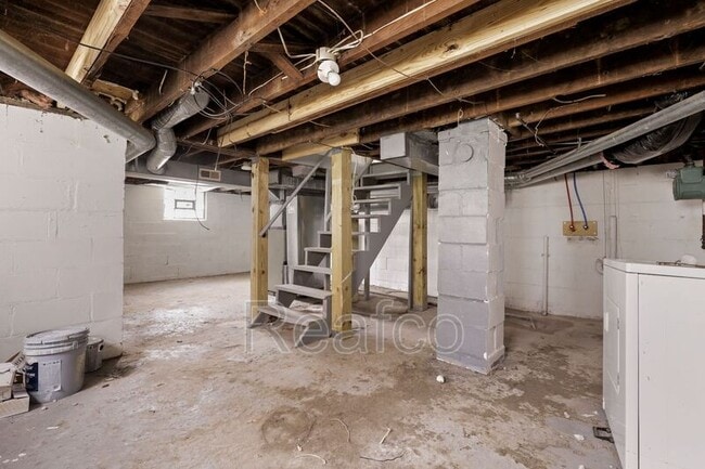 Building Photo - 831 Studer Ave