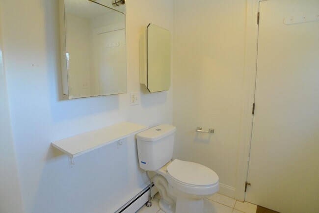 Building Photo - 83 Main St