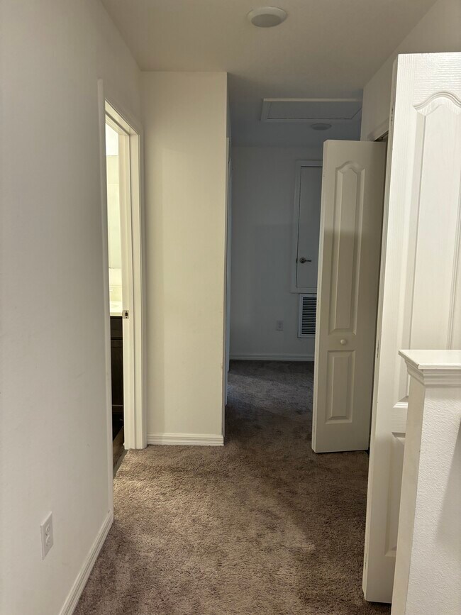 Building Photo - 2816 Westwood Ave