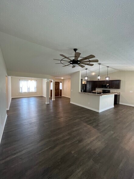 Building Photo - 17200 OH-739