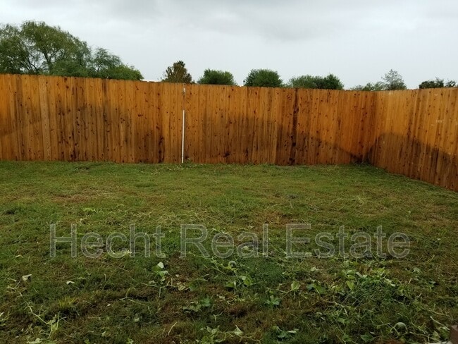 Building Photo - 2559 Pahmeyer Rd